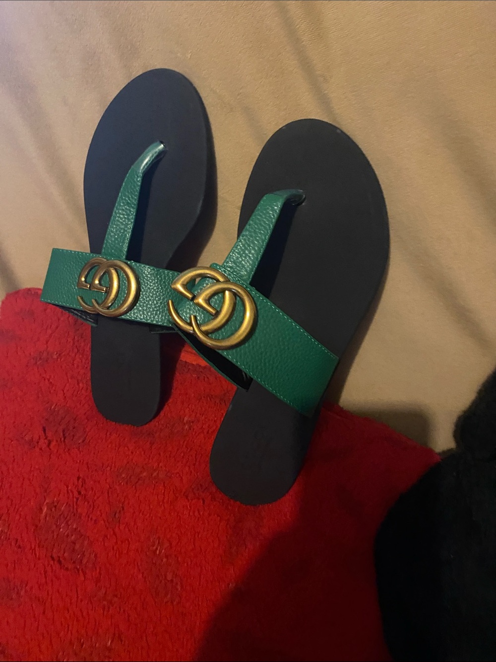 Gucci Green Leather Double G Thong Sandals with Gold Hardware - Picture 3 of 8